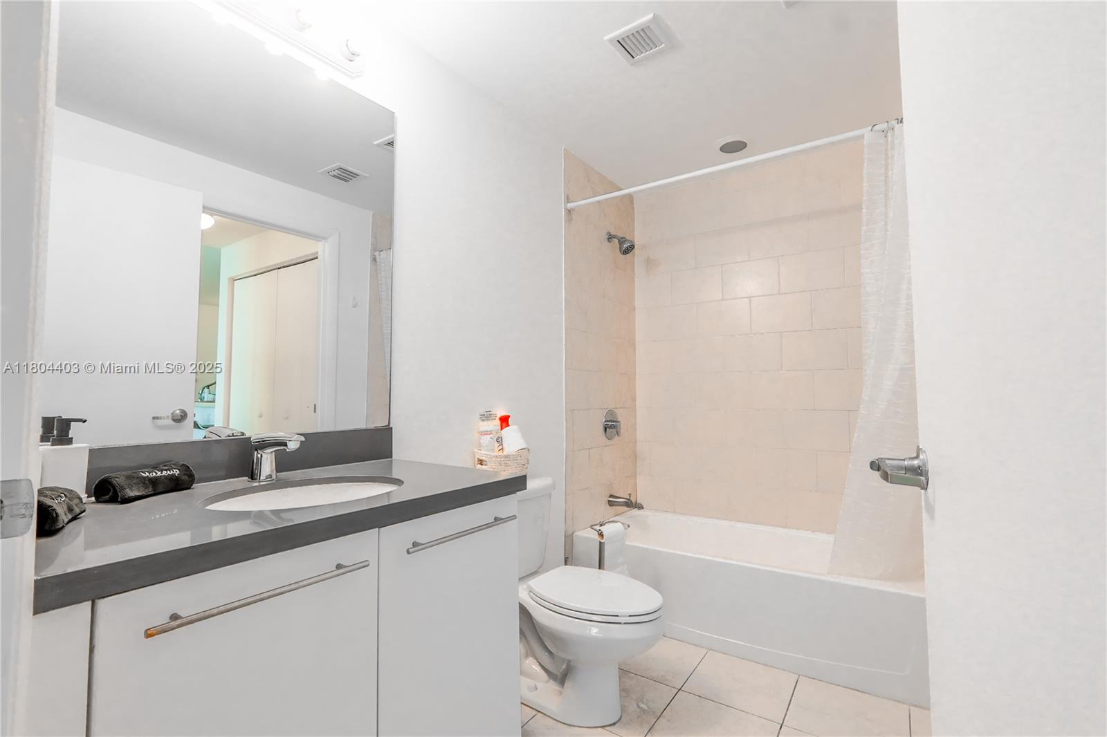 90 Southwest 3rd Street, Unit 1401 Miami, FL 33130 - Photo 21 of 21 Gallery Image 21