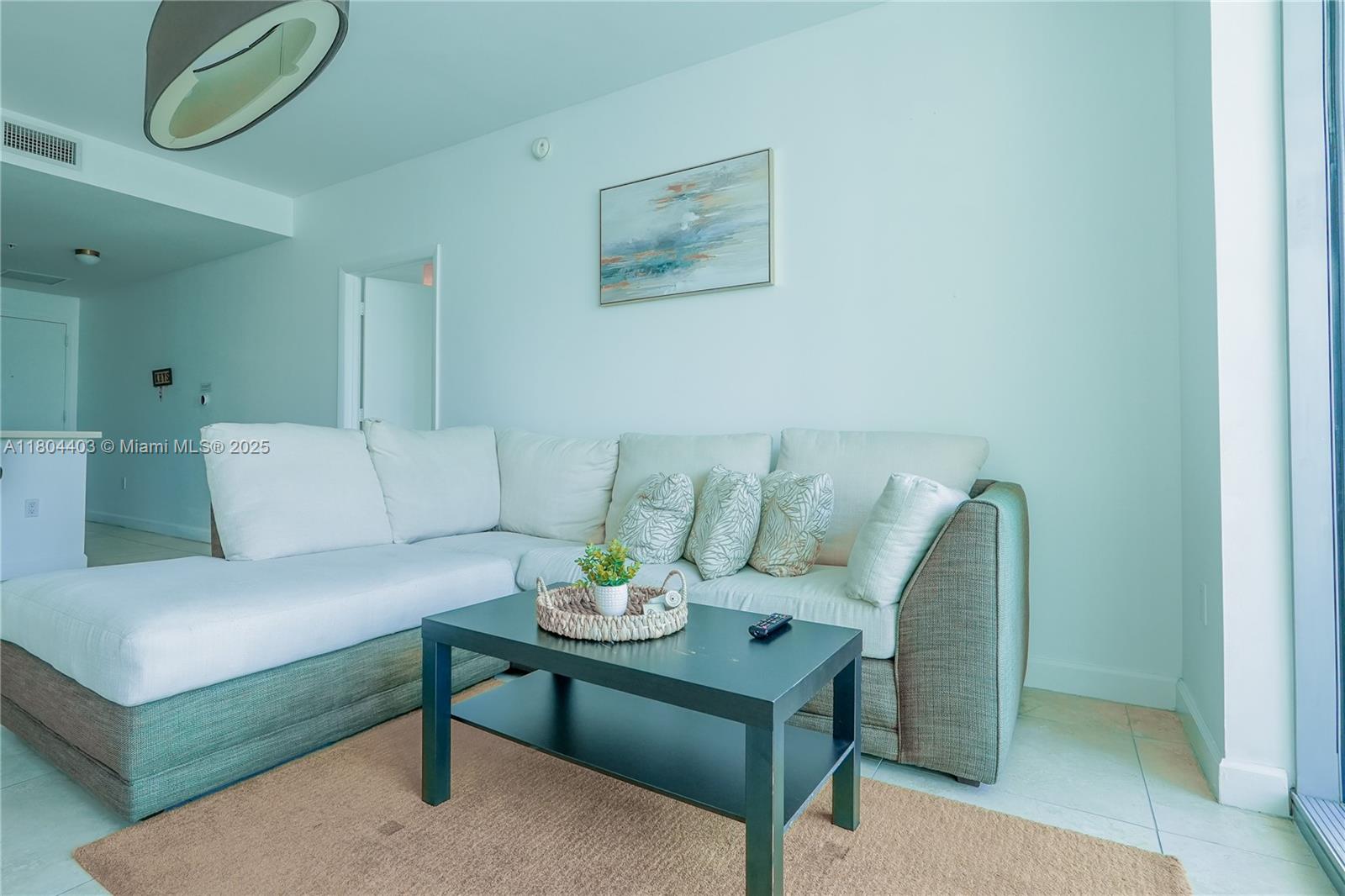 90 Southwest 3rd Street, Unit 1401 Miami, FL 33130 - Photo 3 of 21 Gallery Image 3