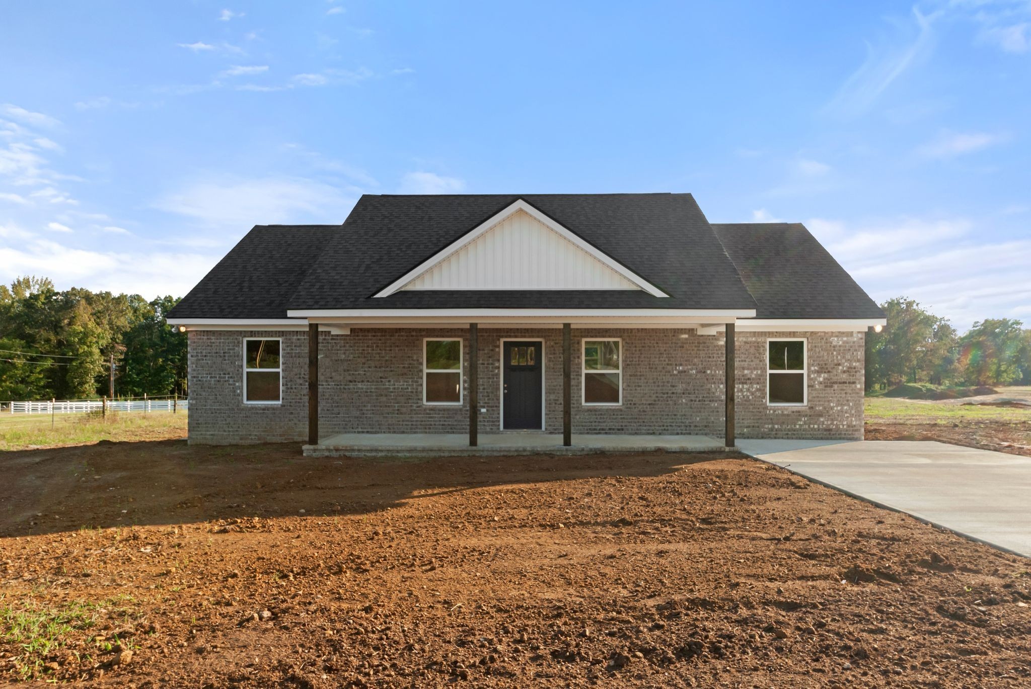 81 Dukes Park Road Summertown, TN 38483 - Photo 2 of 32