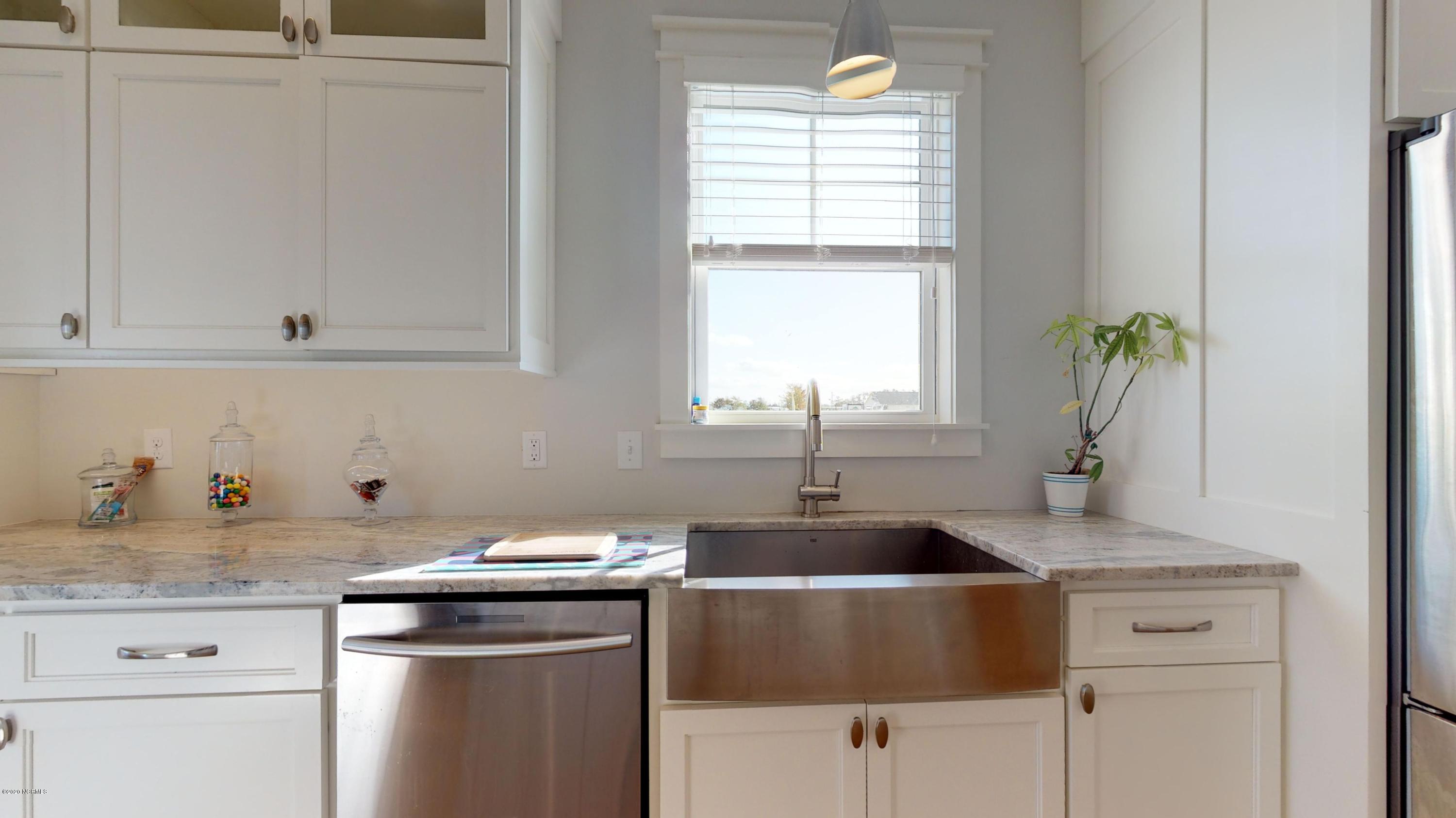 1716 Olde Farm Road Morehead City, NC 28557 - Photo 18 of 57 Kitchen
