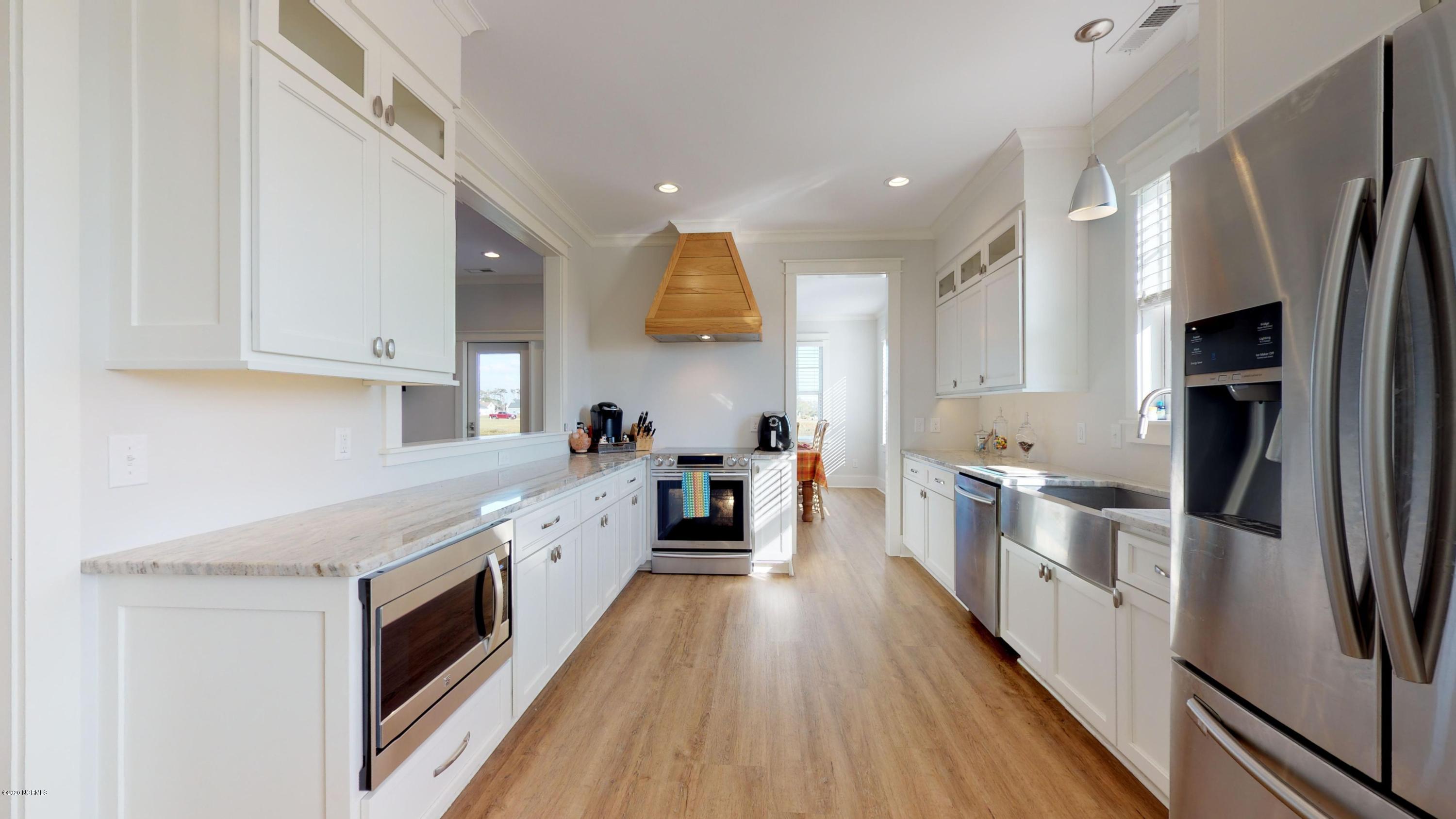 1716 Olde Farm Road Morehead City, NC 28557 - Photo 19 of 57 Kitchen