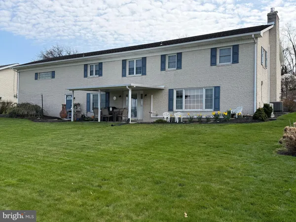 a front view of house with yard