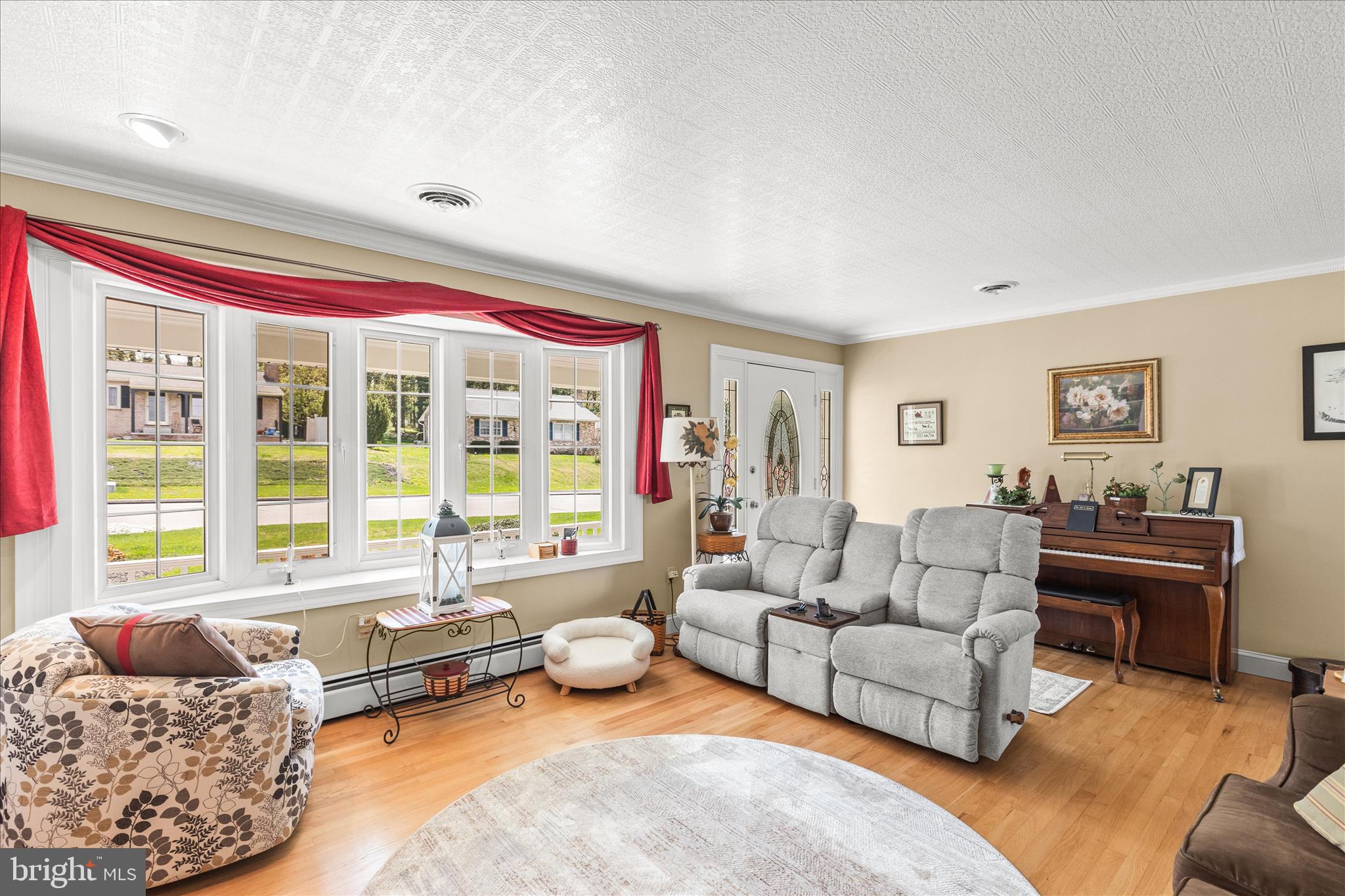 22 Northview Drive Hanover, PA 17331 - Photo 9 of 47 a living room with furniture and a large window