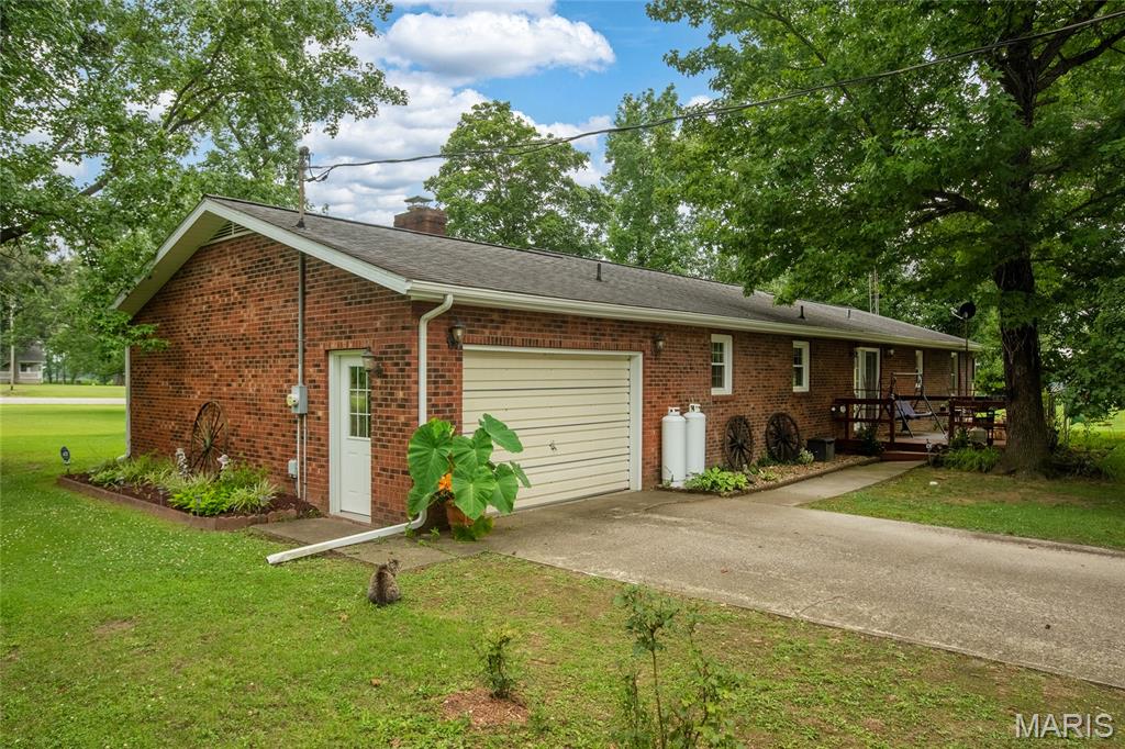 1425 Coffee Road Raleigh, IL 62977 - Photo 23 of 33