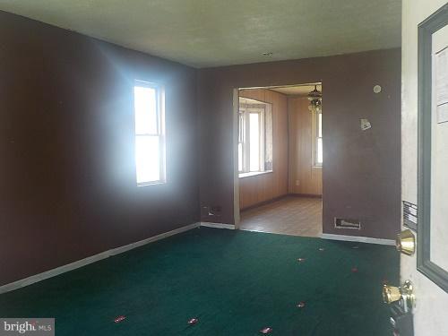 841 Arncliffe Road Baltimore, MD 21221 - Photo 3 of 7 Living Room