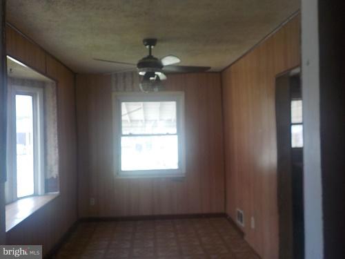 841 Arncliffe Road Baltimore, MD 21221 - Photo 4 of 7 Dining Room