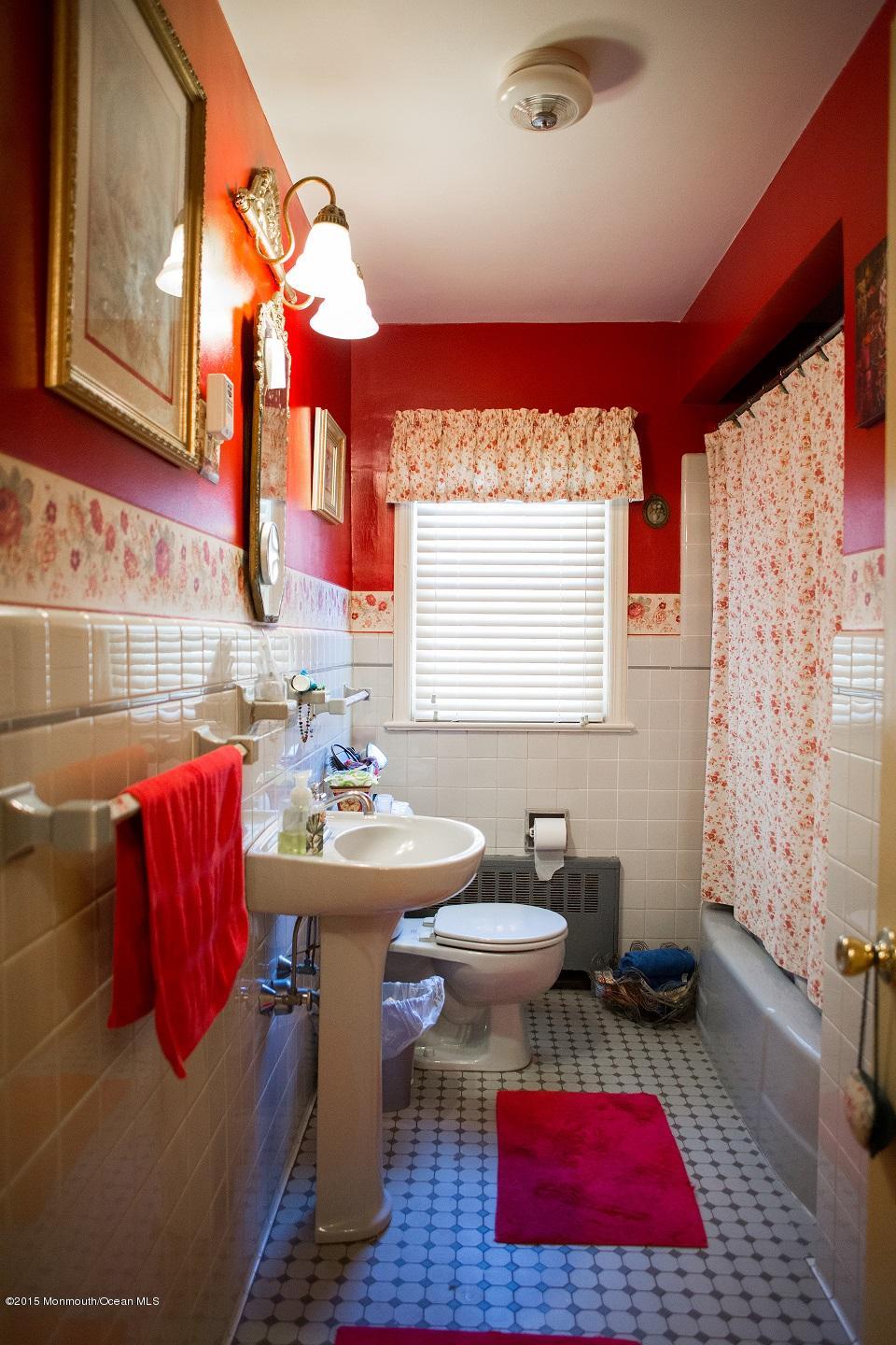 260 Sunrise Road Middletown, NJ 07748 - Photo 12 of 20 KM3A0236.jpg