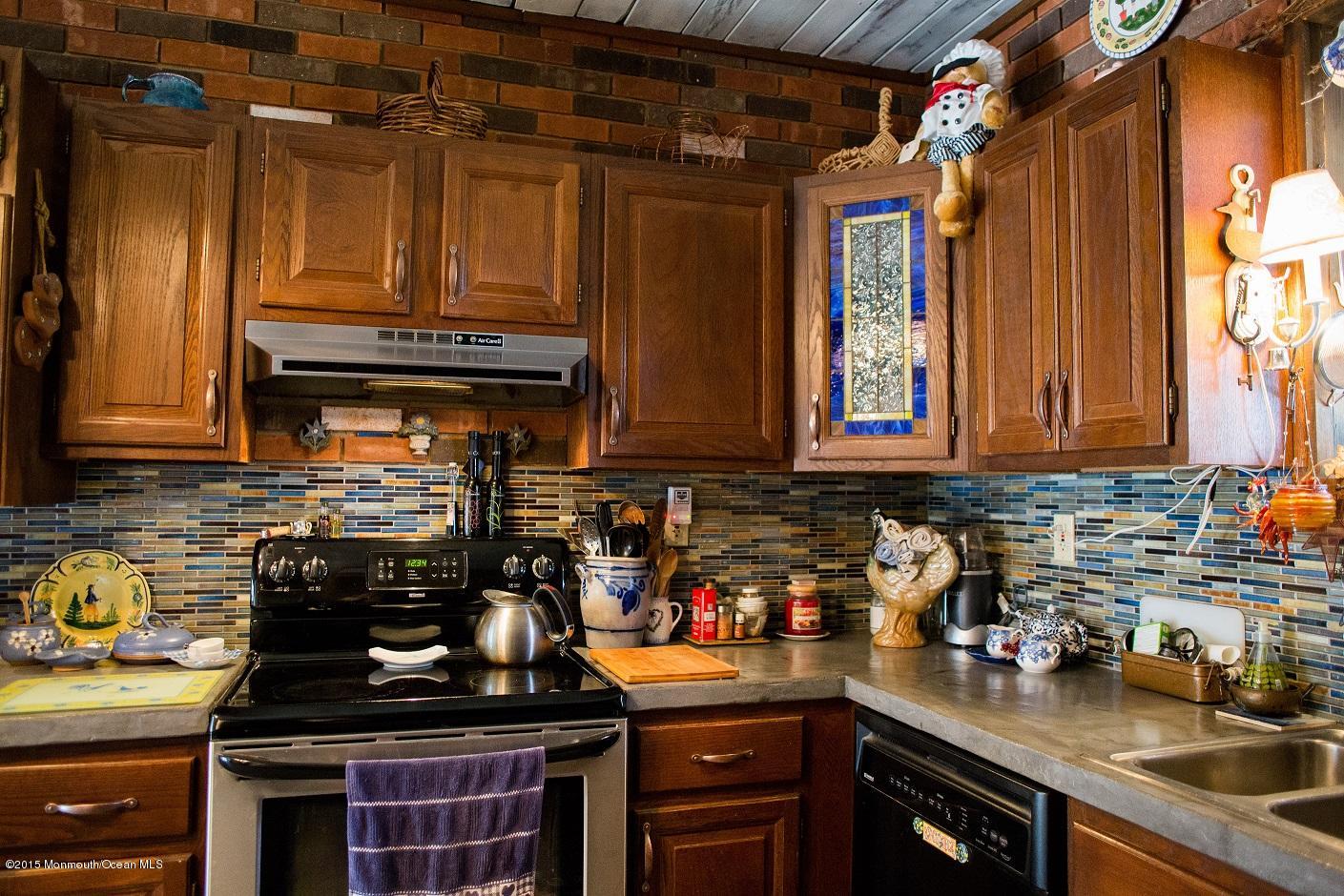 260 Sunrise Road Middletown, NJ 07748 - Photo 9 of 20 KM3A0290.jpg