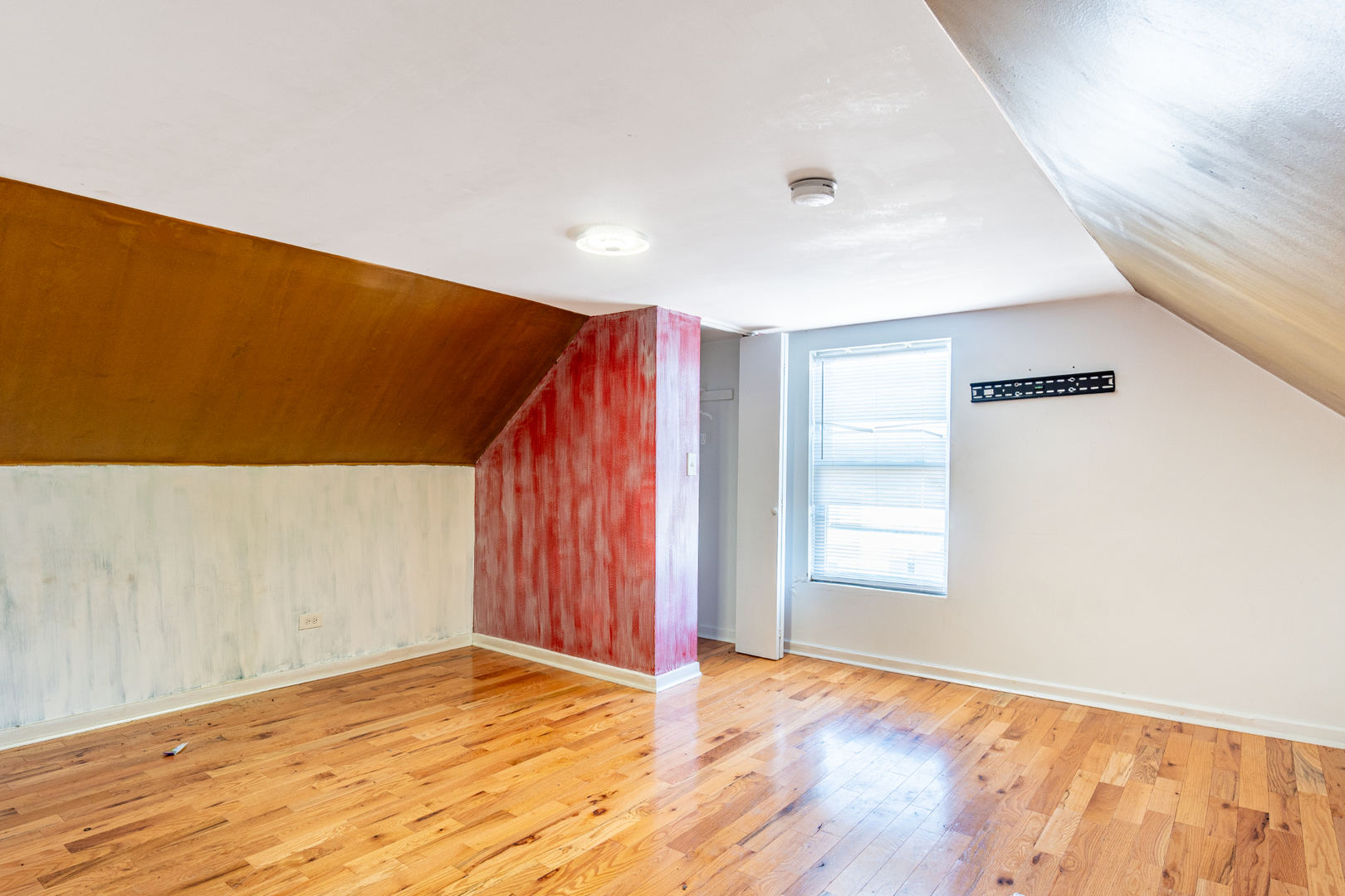 5230 South Justine Street Chicago, IL 60609 - Photo 11 of 15 a view of an empty room and window