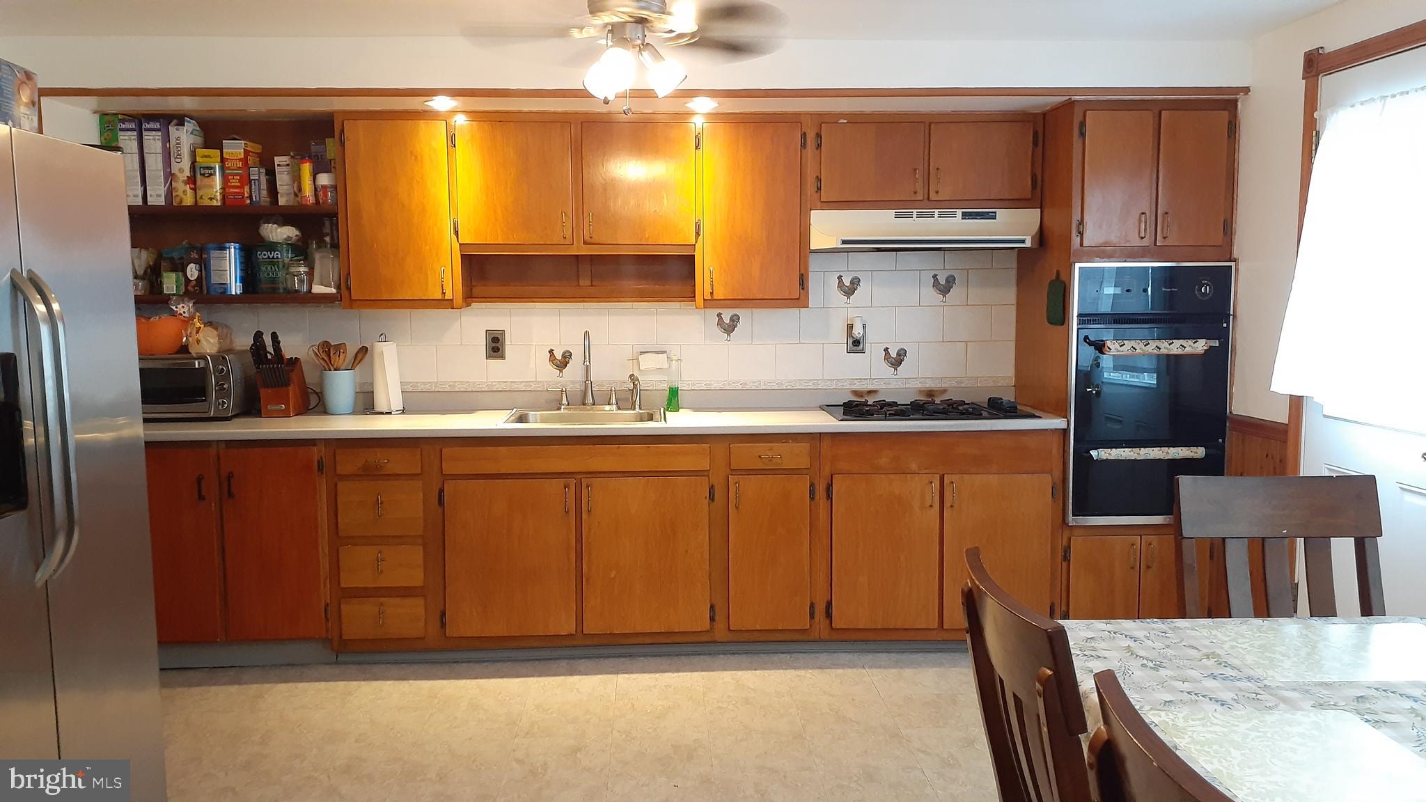 8111 Stratman Road Dundalk, MD 21222 - Photo 4 of 35