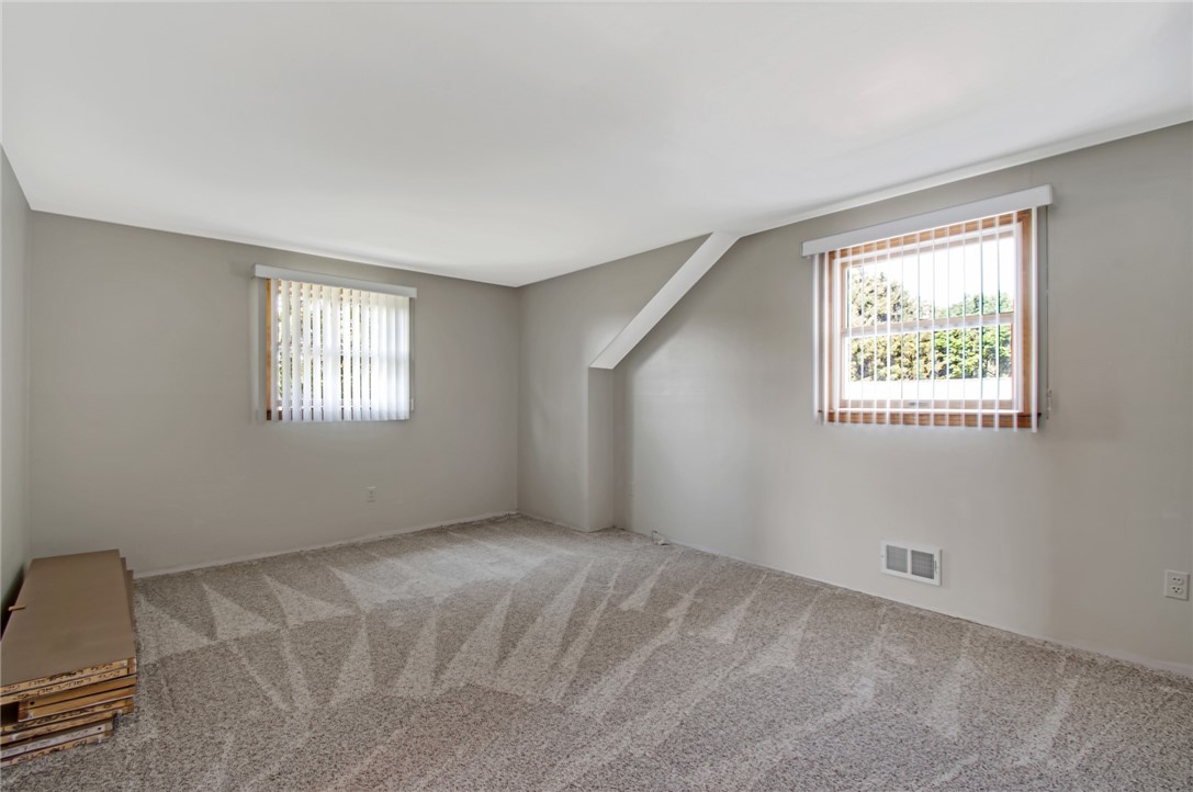 166 Kearney Drive Irondequoit, NY 14617 - Photo 17 of 31