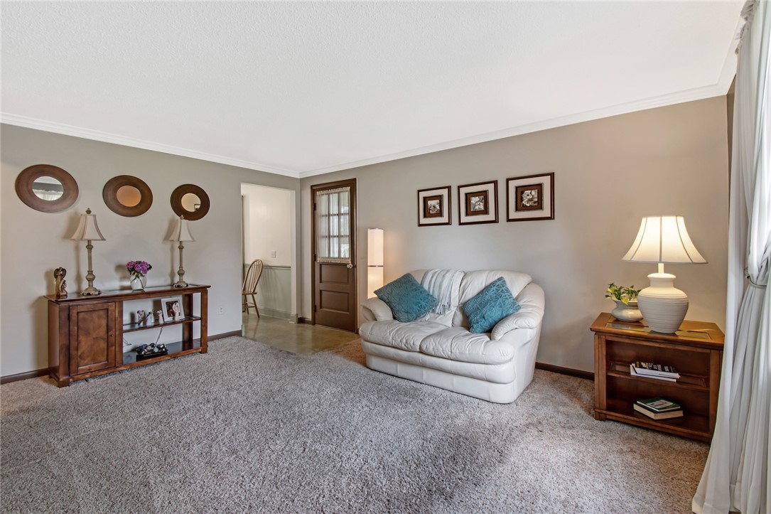 166 Kearney Drive Irondequoit, NY 14617 - Photo 4 of 31