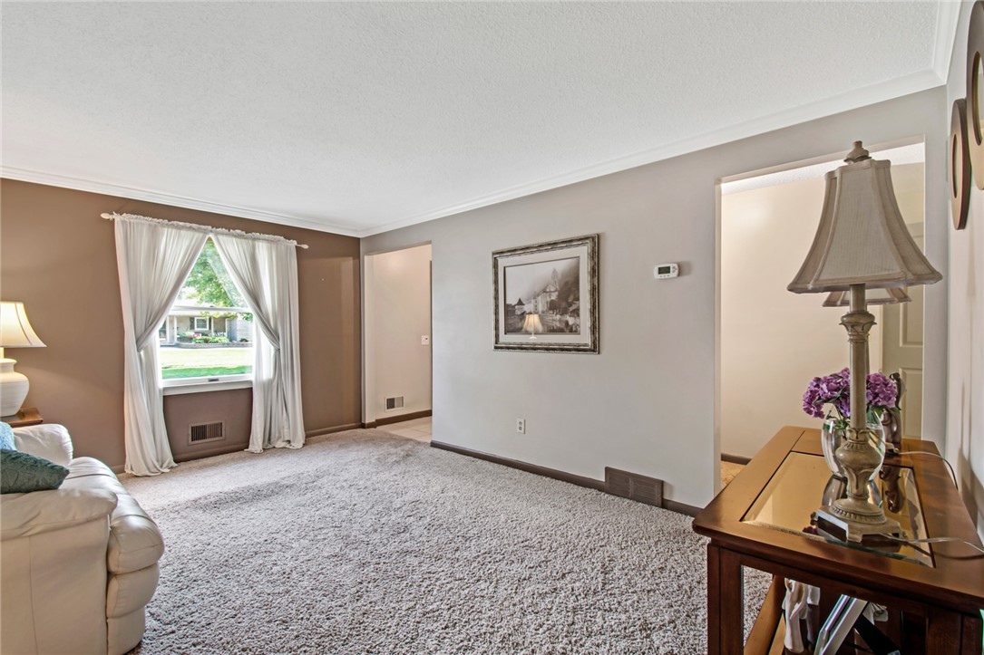 166 Kearney Drive Irondequoit, NY 14617 - Photo 5 of 31