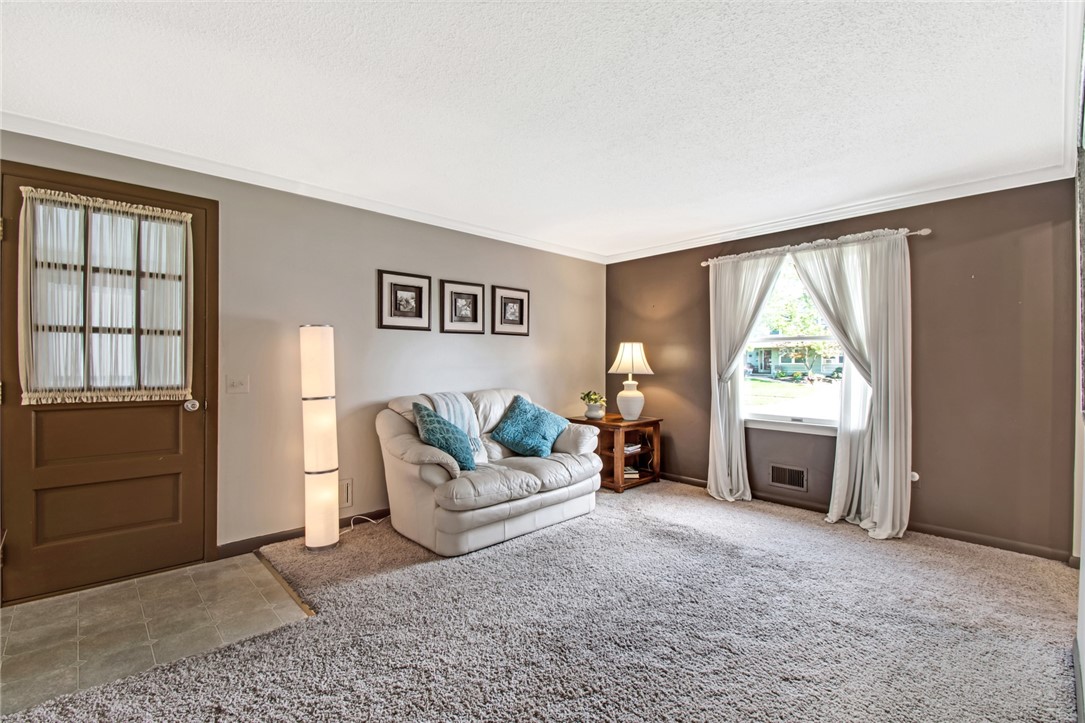 166 Kearney Drive Irondequoit, NY 14617 - Photo 6 of 31