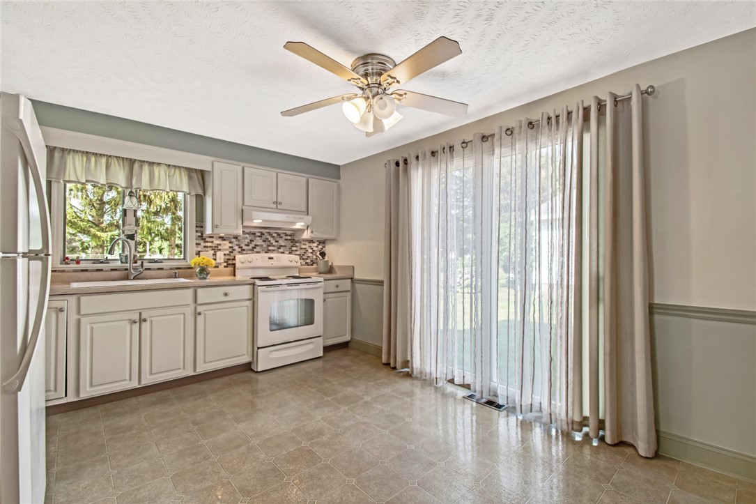 166 Kearney Drive Irondequoit, NY 14617 - Photo 8 of 31