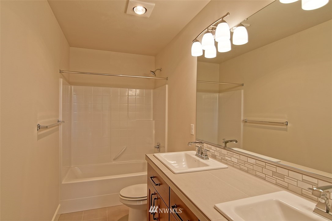 23205 24th Avenue Southeast Bothell, WA 98021 - Photo 8 of 16