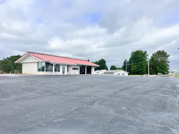 $999,999 | 2700 Williamsburg, Richmond, IN 47374