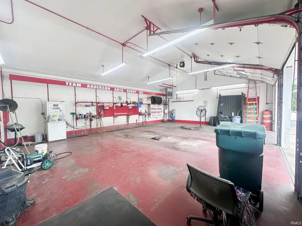 $999,999 | 2700 Williamsburg, Richmond, IN 47374