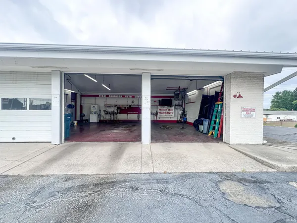 $999,999 | 2700 Williamsburg, Richmond, IN 47374