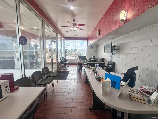 $999,999 | 2700 Williamsburg, Richmond, IN 47374