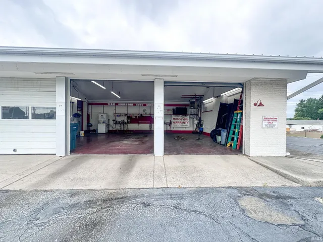 $999,999 | 2700 Williamsburg, Richmond, IN 47374