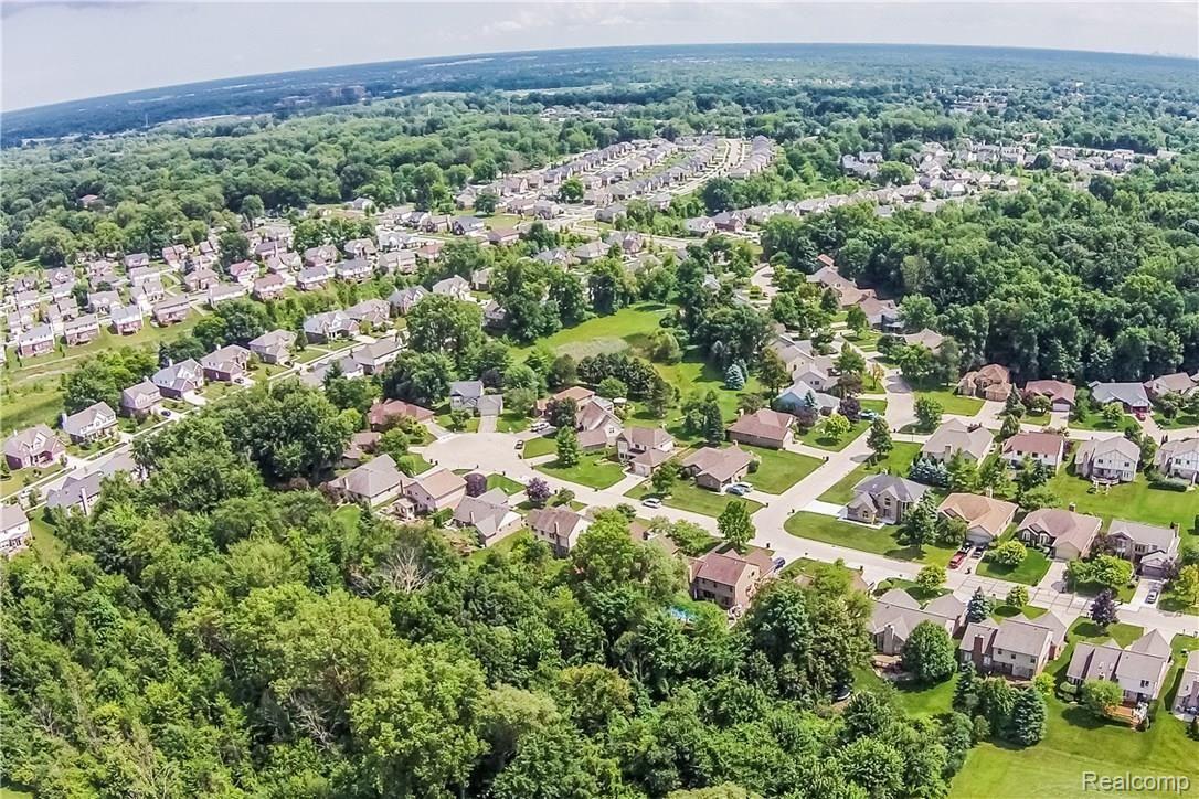 552 Buttercup Court Rochester, MI 48307 - Photo 62 of 73 065-Aerial-2639178-large.jpg