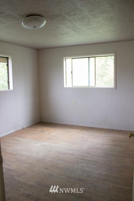 530 Larson Road Silver Creek, WA 98585 - Photo 6 of 12 Gallery Image 6