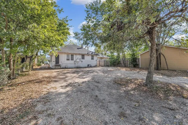a house view with a outdoor space