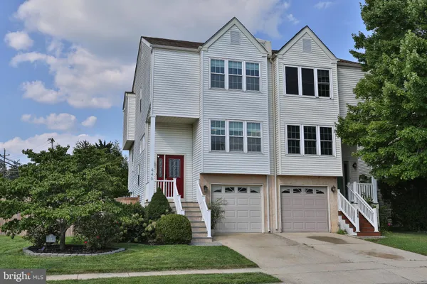 $575,000 | 446 Pleasant Valley Drive, Conshohocken, PA 19428