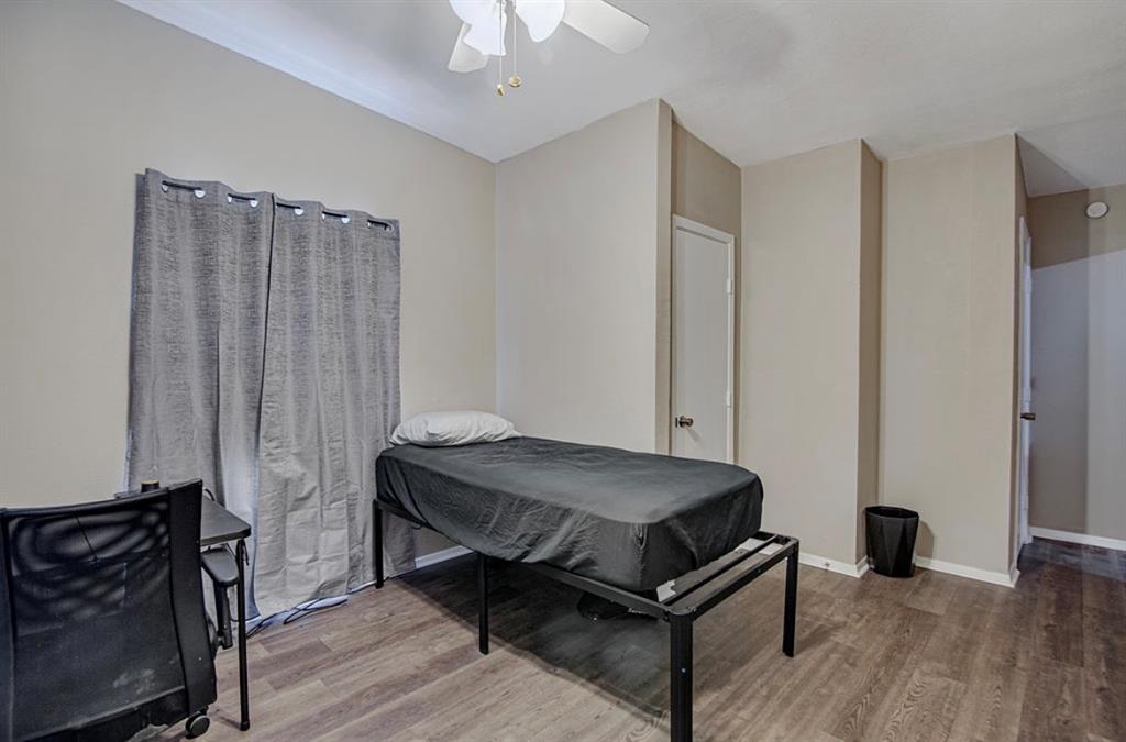 3952 J J Rendon Road Burleson, TX 76028 - Photo 17 of 25 Inside the guest quarters.