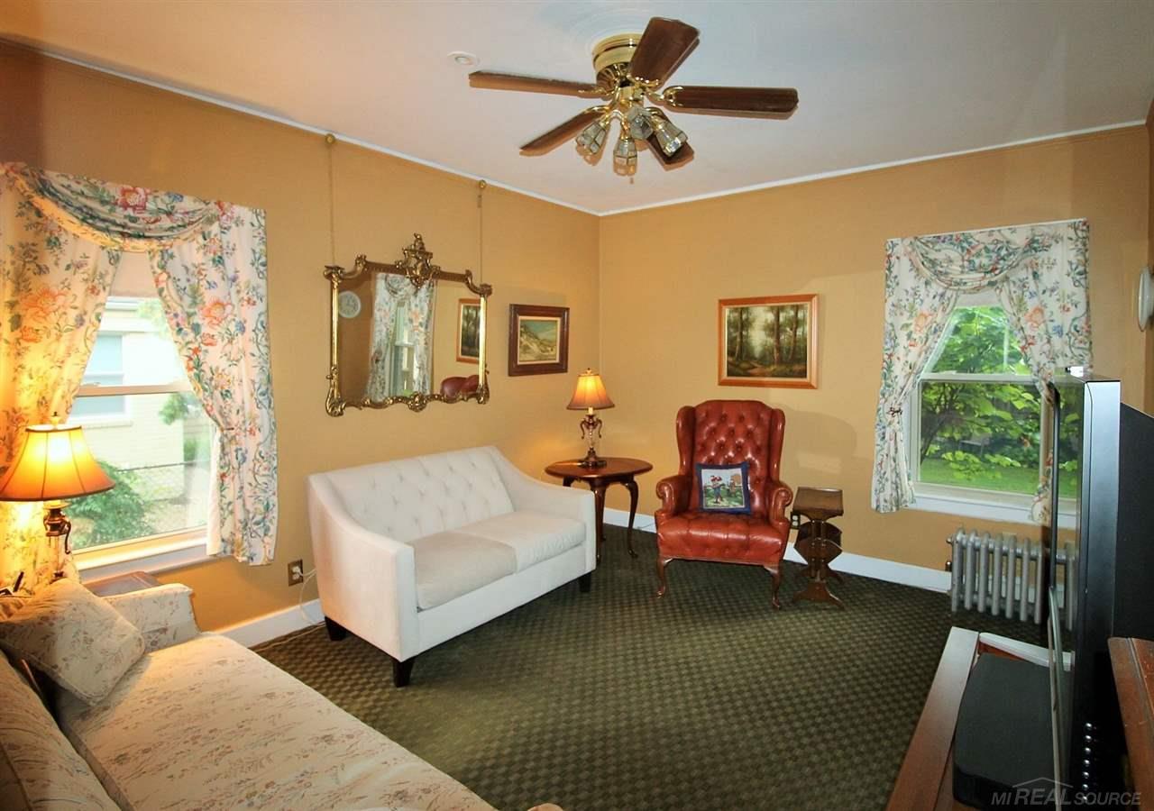 867 Barrington Road Grosse Pointe Park, MI 48230 - Photo 17 of 53