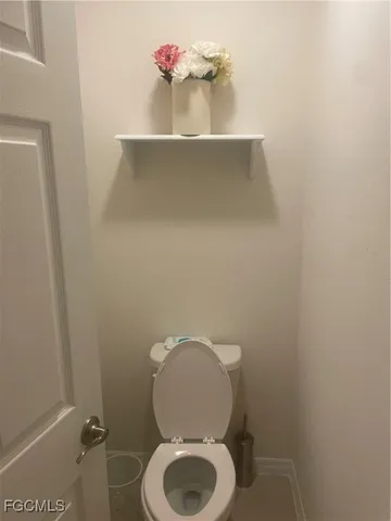 $1,800 | 1009 Jacaranda Parkway East, Cape Coral, FL 33909