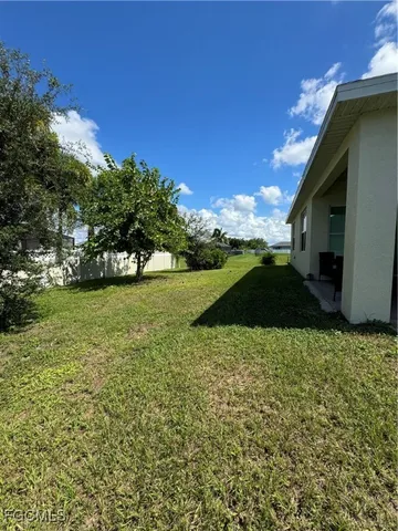 $1,800 | 1009 Jacaranda Parkway East, Cape Coral, FL 33909