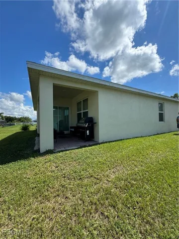 $1,800 | 1009 Jacaranda Parkway East, Cape Coral, FL 33909