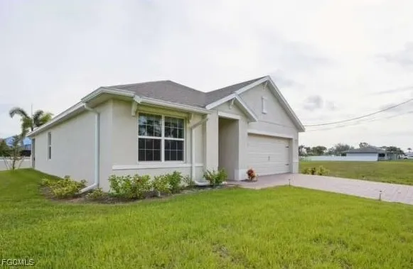 $1,800 | 1009 Jacaranda Parkway East, Cape Coral, FL 33909