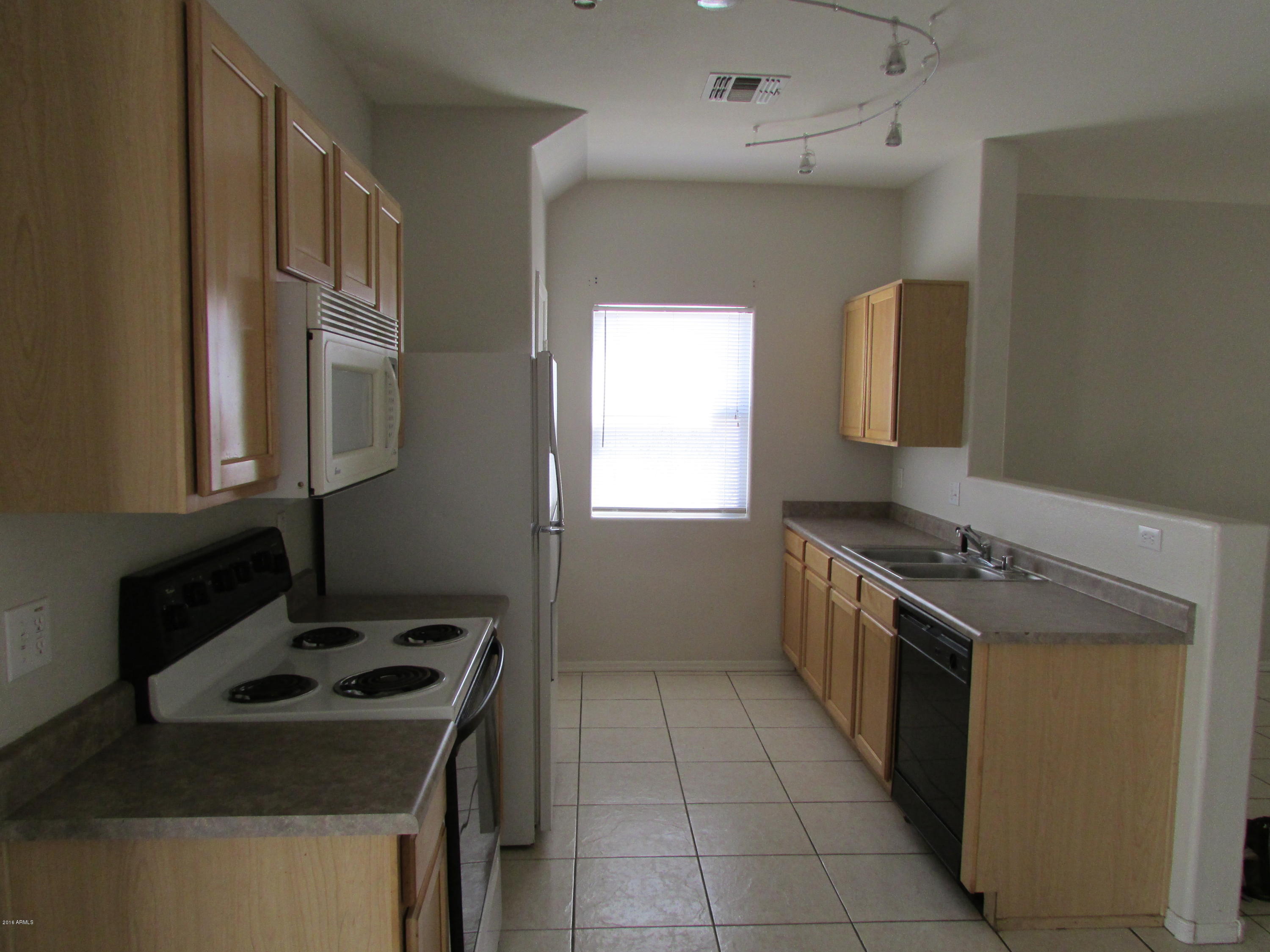 13238 West Redfield Road Surprise, AZ 85379 - Photo 5 of 17 IMG_1718