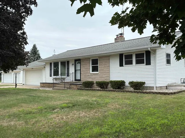 $309,900 | 1403 Lakeview Boulevard, Warsaw, IN 46580