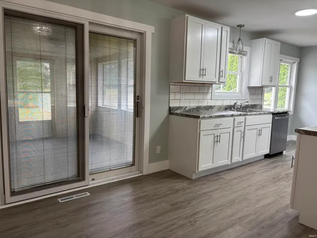 $309,900 | 1403 Lakeview Boulevard, Warsaw, IN 46580