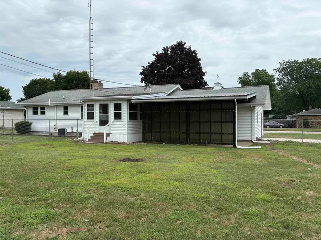 $309,900 | 1403 Lakeview Boulevard, Warsaw, IN 46580