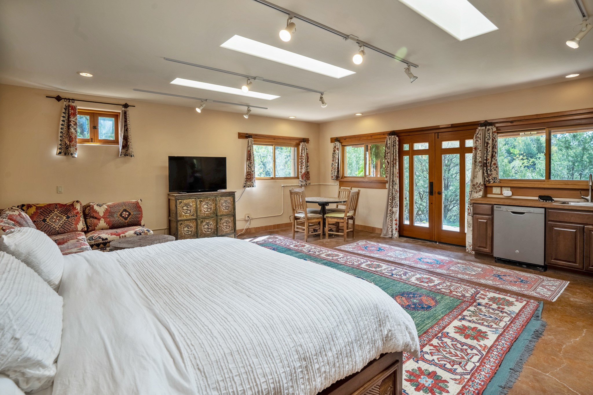 1564 Cerro Gordo Road Santa Fe, NM 87501 - Photo 40 of 53 Studio