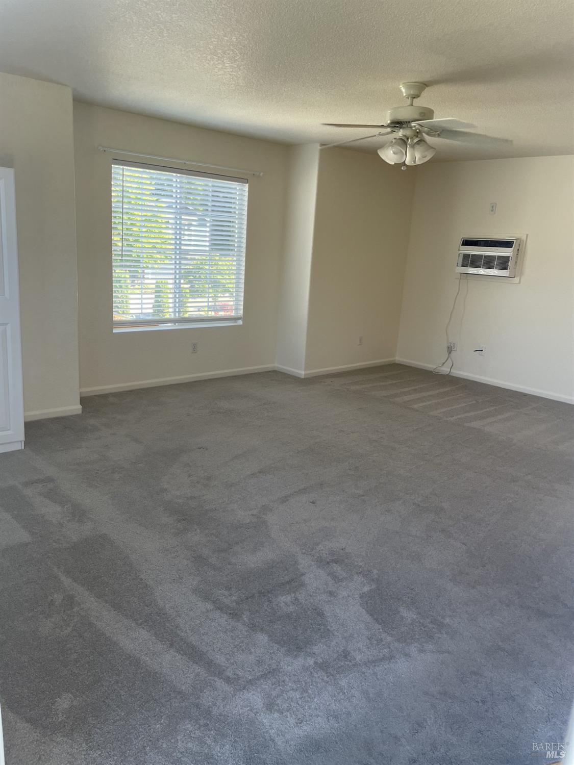 203 Spur Ridge Lane Healdsburg, CA 95448 - Photo 2 of 9 Freshly painted/wall AC unit/carpets just cleaned