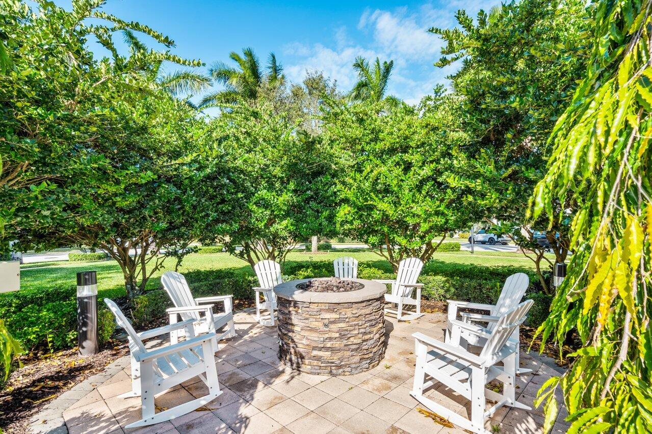 1311 Community Drive Jupiter, FL 33458 - Photo 26 of 32 fire pit