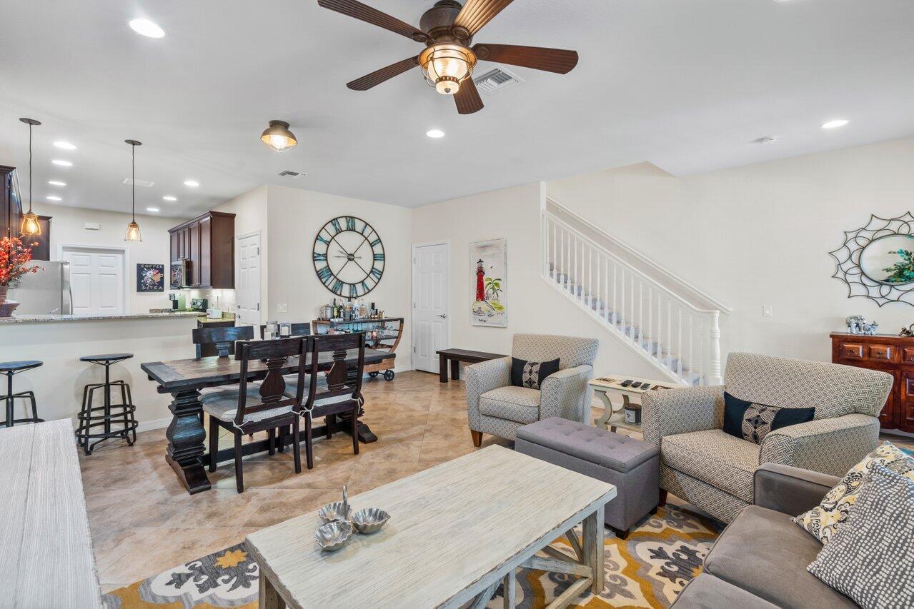1311 Community Drive Jupiter, FL 33458 - Photo 5 of 32 009-1311CommunityDrive-Jupiter-FL-33458-