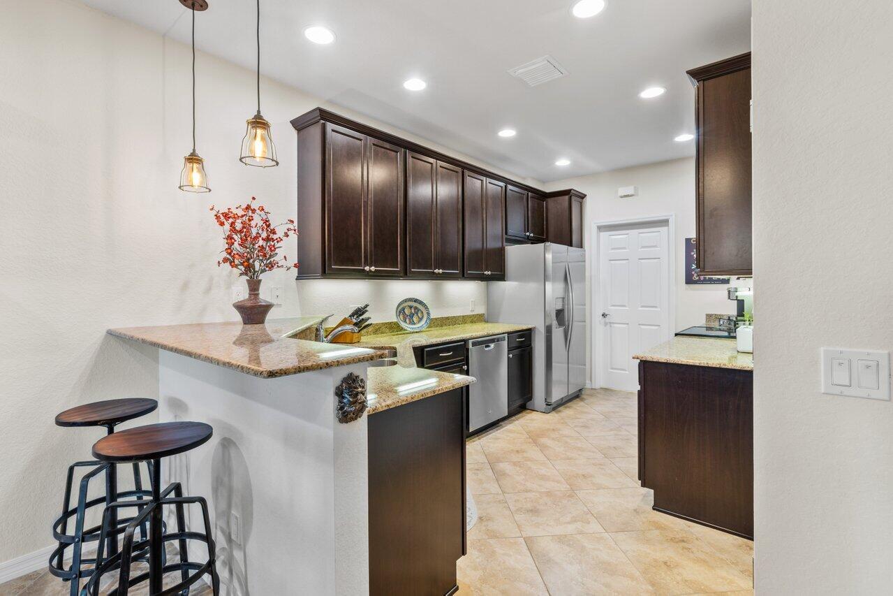 1311 Community Drive Jupiter, FL 33458 - Photo 7 of 32 011-1311CommunityDrive-Jupiter-FL-33458-