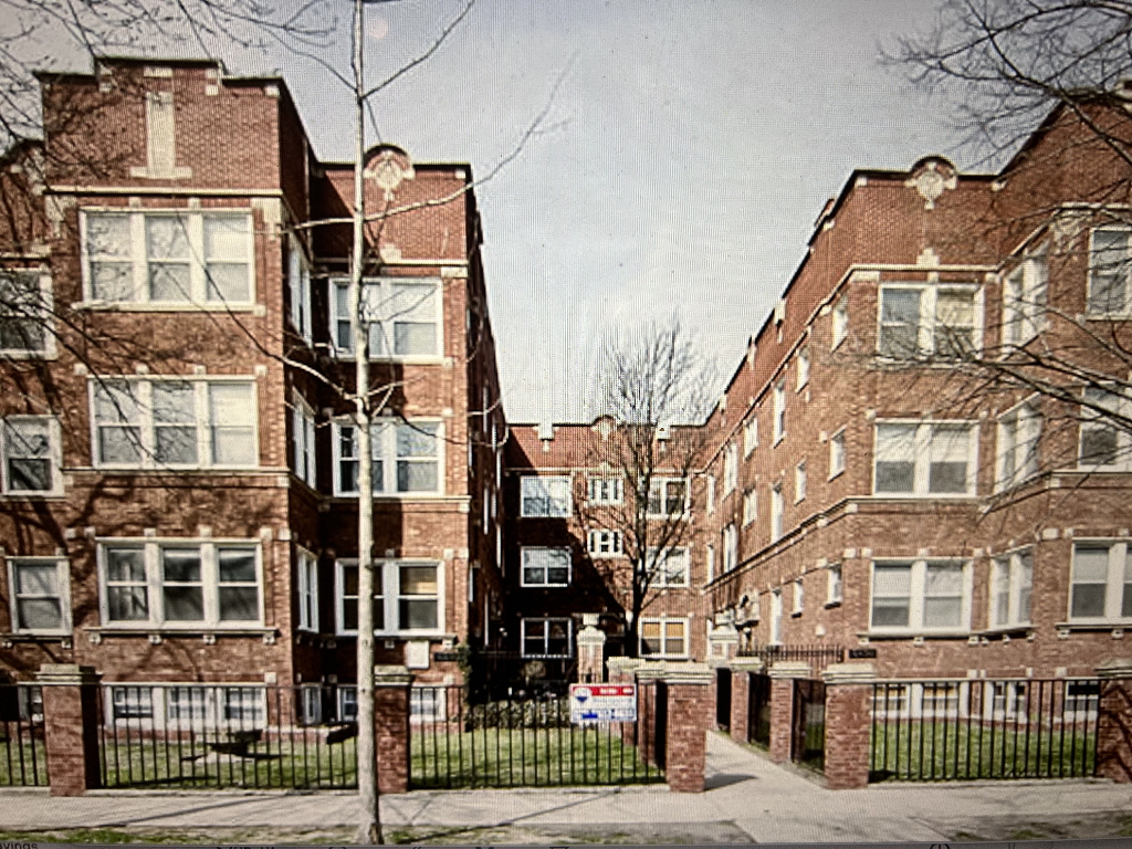 4446 North Beacon Street, Unit 3 Chicago, IL 60640 - Photo 1 of 13 front view of a building