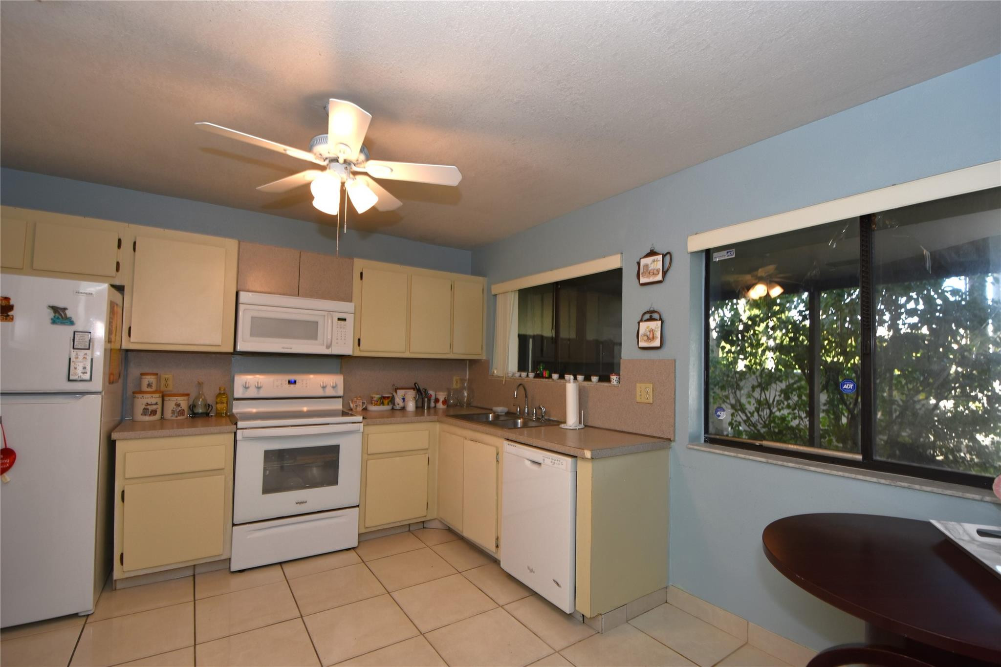 5226 Gate Lake Road, Unit 5226 Tamarac, FL 33319 - Photo 11 of 35 KITCHEN