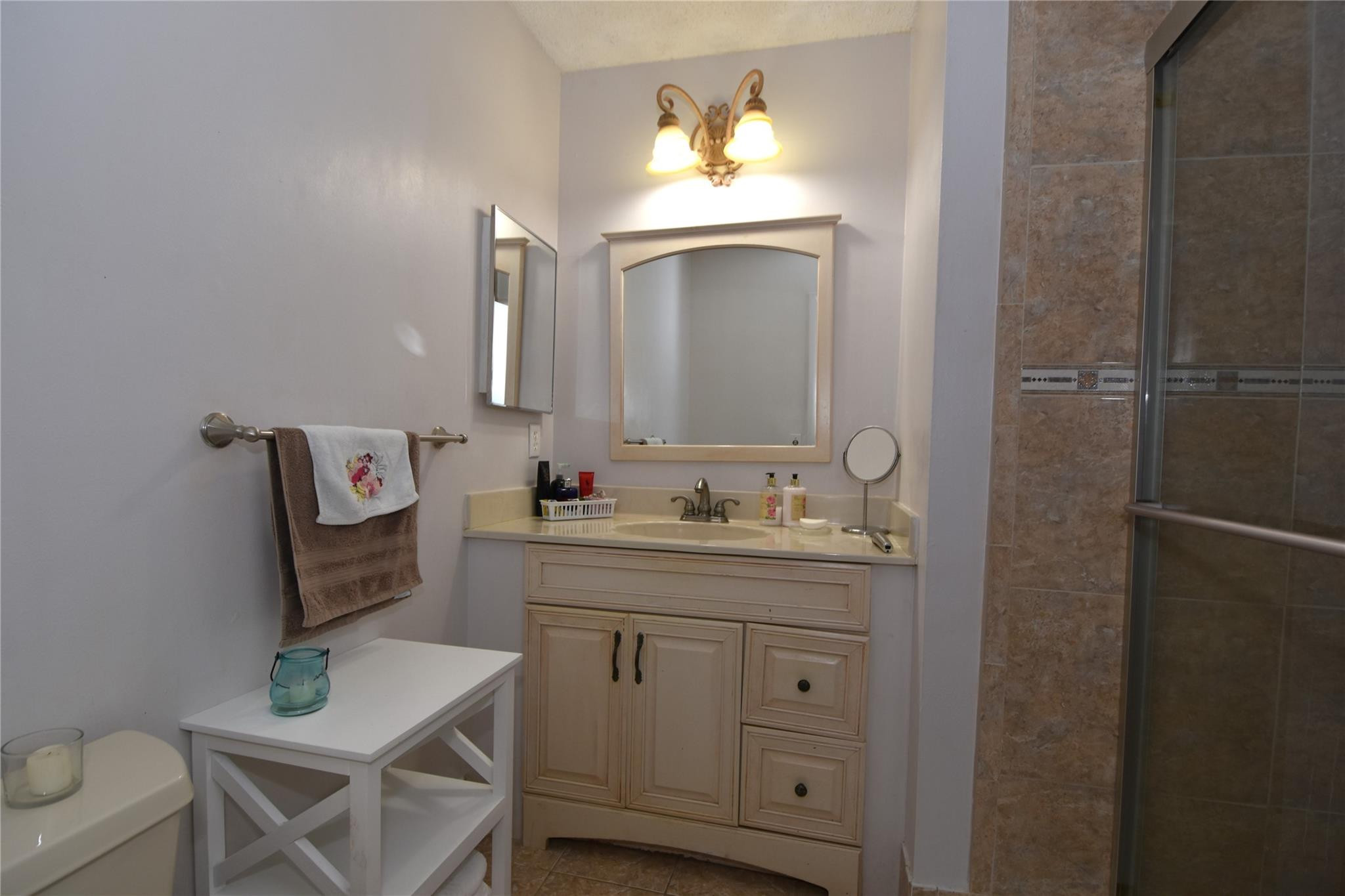 5226 Gate Lake Road, Unit 5226 Tamarac, FL 33319 - Photo 27 of 35 2 BATHRM