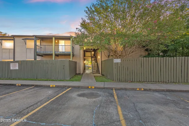 $135,000 | 220 Doucet Road, Unit 201A, Lafayette, LA 70503