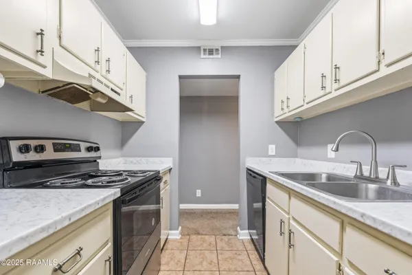 $129,000 | 220 Doucet Road, Unit 201A, Lafayette, LA 70503