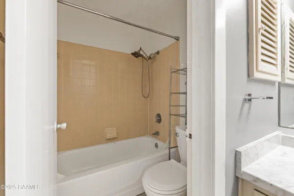 $129,000 | 220 Doucet Road, Unit 201A, Lafayette, LA 70503